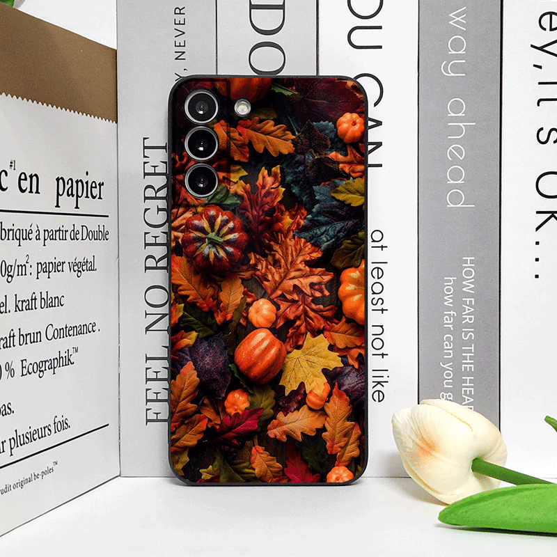 Jesienne liście klonu, dynia,  – Huawei Nova 12 recenzja i cena